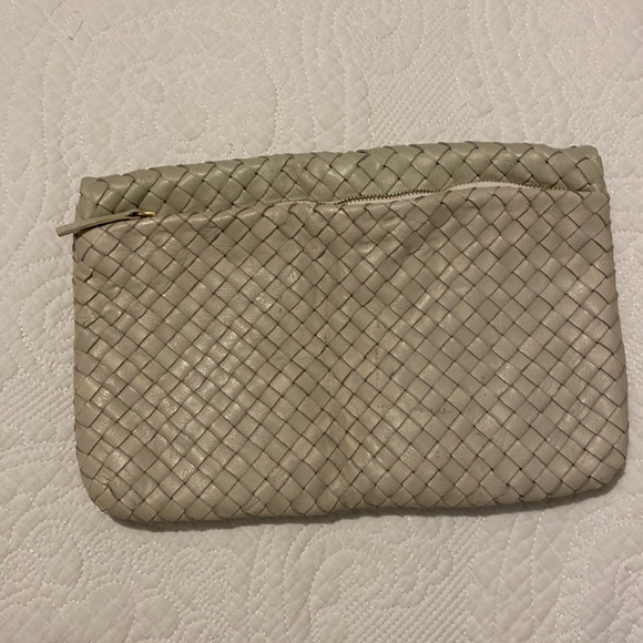 Woven Clutch - Picture 4 of 5